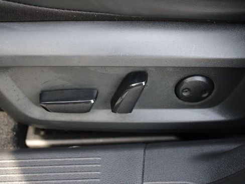 Used 2023 Nissan Rogue SV w/ SV Premium Package image 7