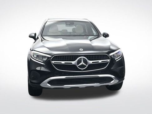 Used 2024 Mercedes-Benz GLC 300 4MATIC image 11
