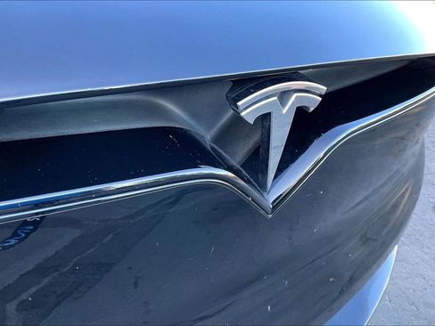 Used 2022 Tesla Model X Plaid image 30