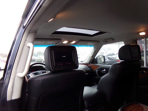 Used 2015 INFINITI QX80 4WD w/ Deluxe Technology Package image 18