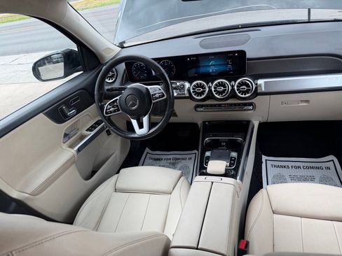 Used 2020 Mercedes-Benz GLB 250 w/ Premium Package image 17