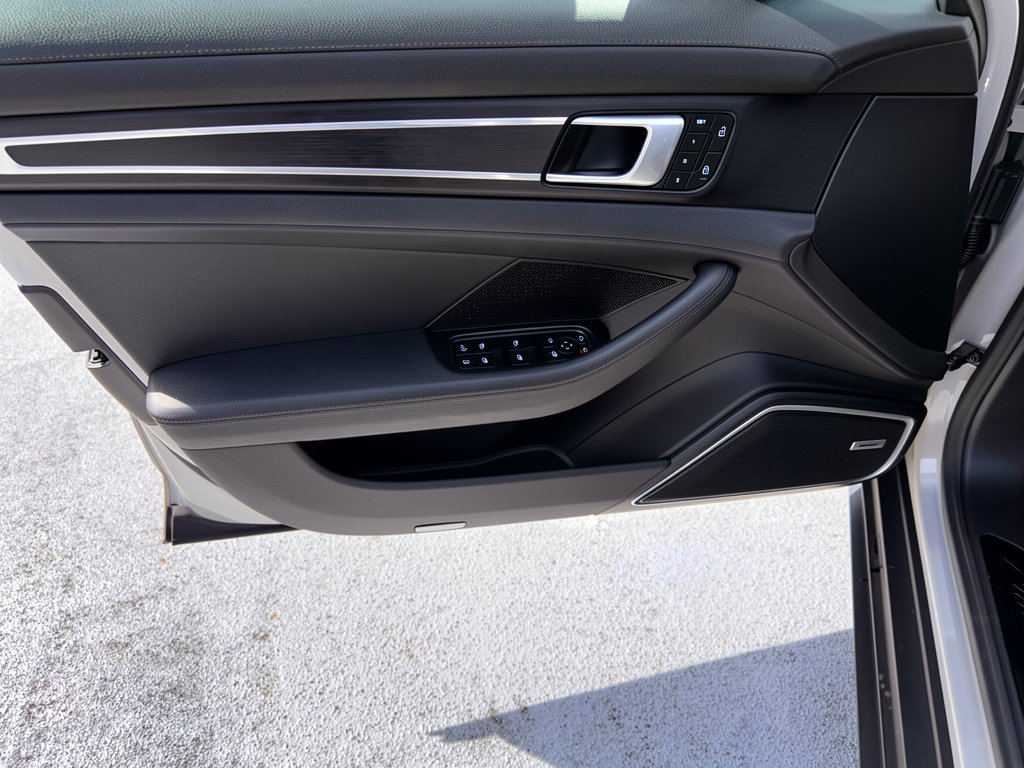 Certified 2023 Porsche Panamera 4 AWD/4WD image 14