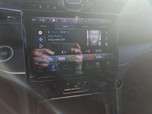 Used 2023 Jeep Grand Cherokee L Limited w/ Luxury Tech Group II image 7