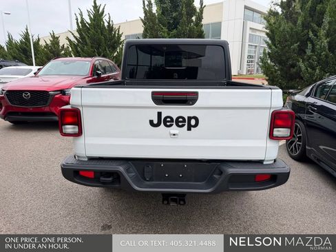 Used 2023 Jeep Gladiator Sport AWD/4WD image 7