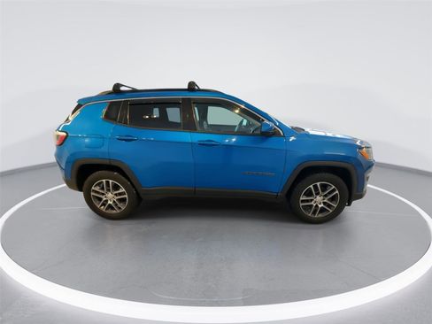 Used 2018 Jeep Compass Latitude w/ Popular Equipment Group image 9
