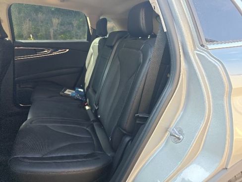 Used 2023 Lincoln Nautilus Reserve image 9