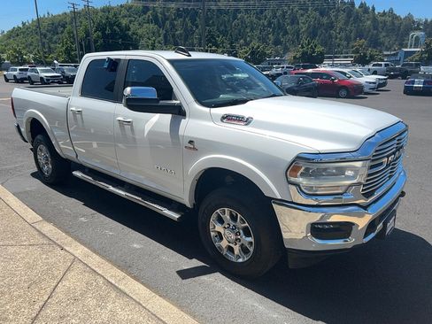 Used 2022 RAM 2500 Laramie AWD/4WD image 3