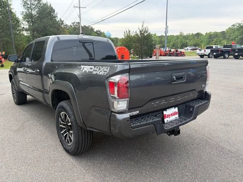 Used 2022 Toyota Tacoma TRD Sport w/ TRD Premium Sport Package AWD/4WD image 13