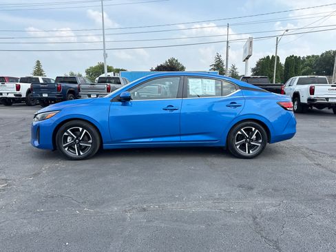 Used 2025 Nissan Sentra SV FWD image 2
