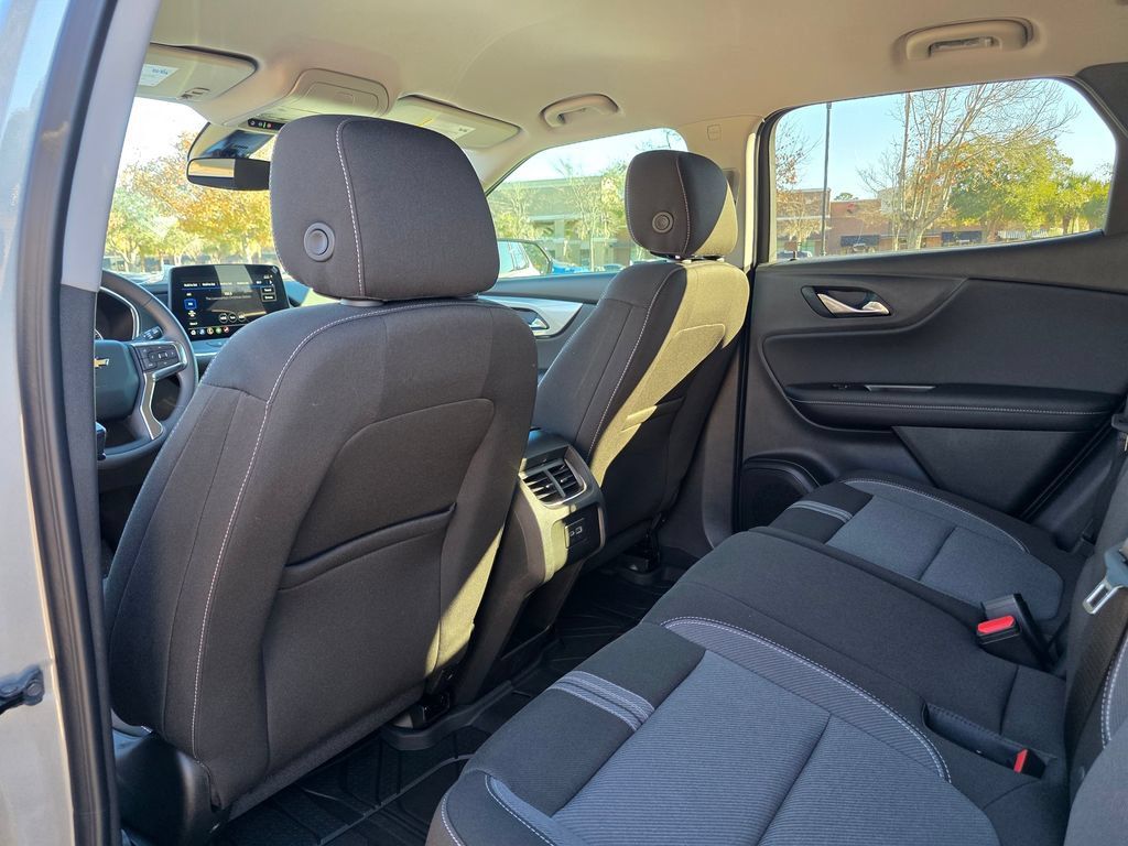 New 2025 Chevrolet Blazer LT w/ LPO, Floor Liner Package FWD image 23