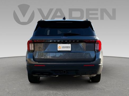 Used 2025 Ford Explorer Active image 22