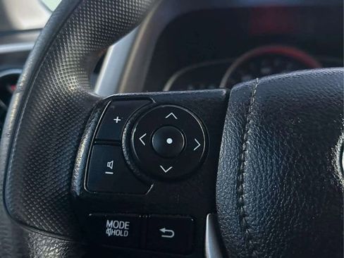 Used 2015 Toyota RAV4 LE image 28