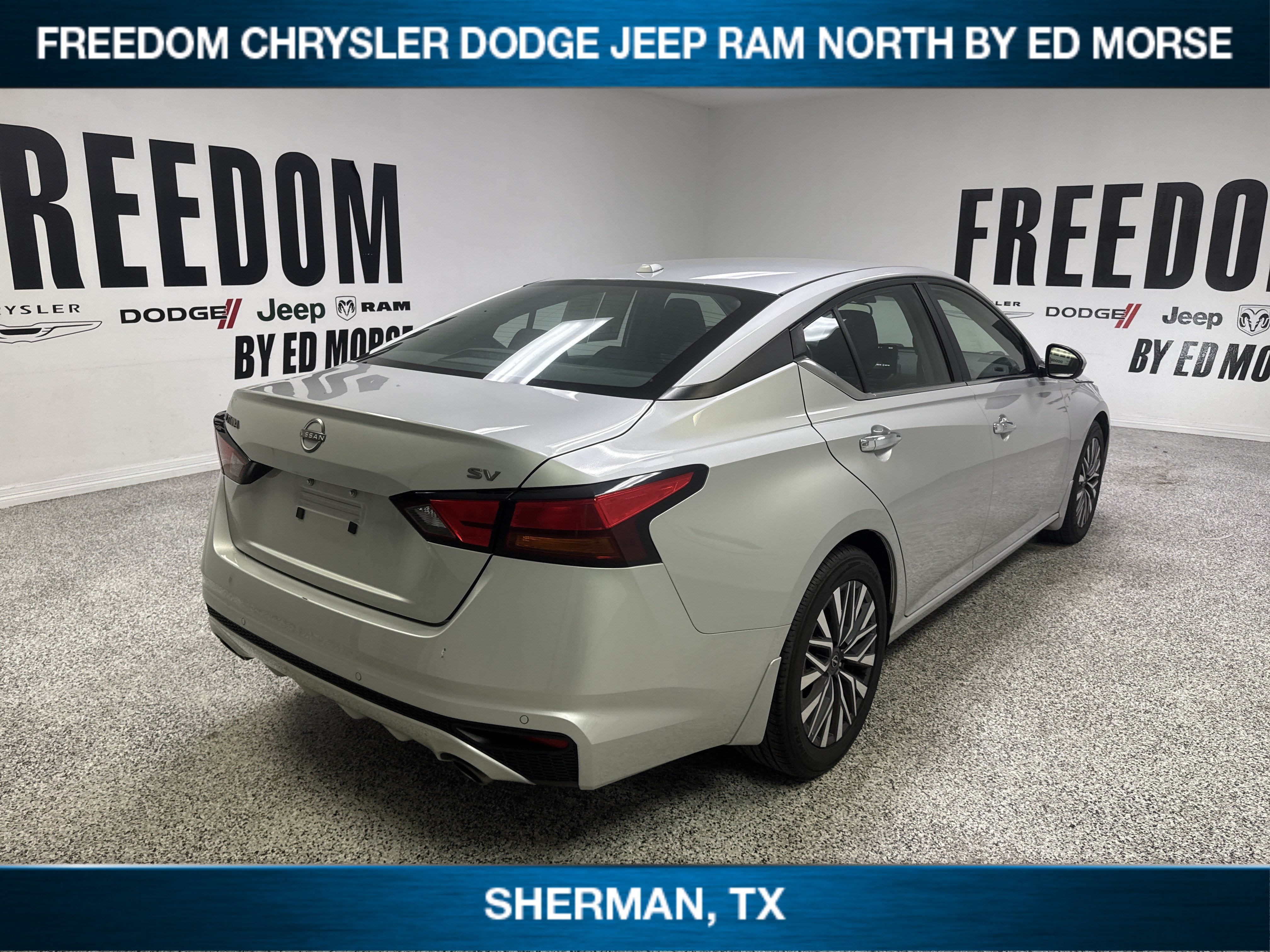 Used 2024 Nissan Altima 2.5 SV w/ SV Premium Package FWD image 4