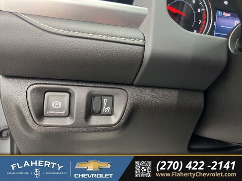 Used 2023 GMC Acadia SLE w/ Driver Convenience Package image 24