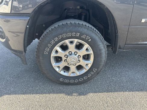 Used 2024 RAM 2500 Laramie AWD/4WD image 9