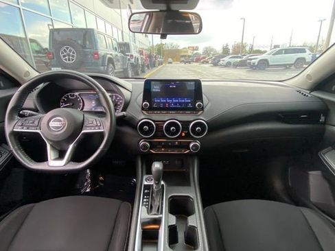 Used 2022 Nissan Sentra SV image 16