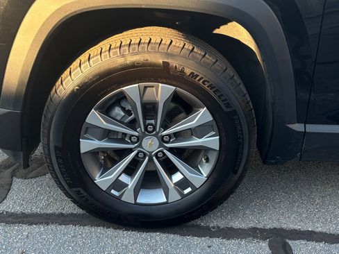 Used 2025 Chevrolet Equinox LT image 29