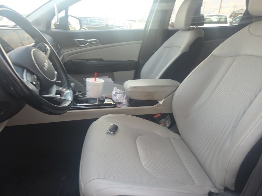 Used 2023 Kia Sportage EX FWD image 17