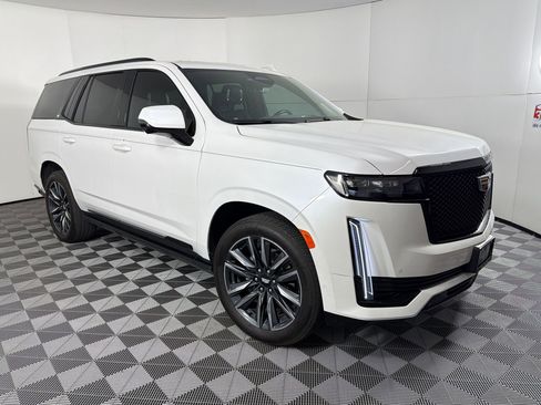 Used 2023 Cadillac Escalade Sport Platinum w/ Heavy-Duty Trailer Package image 7