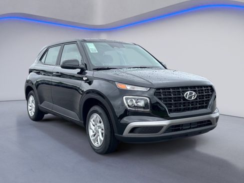 New 2025 Hyundai Venue SE image 4