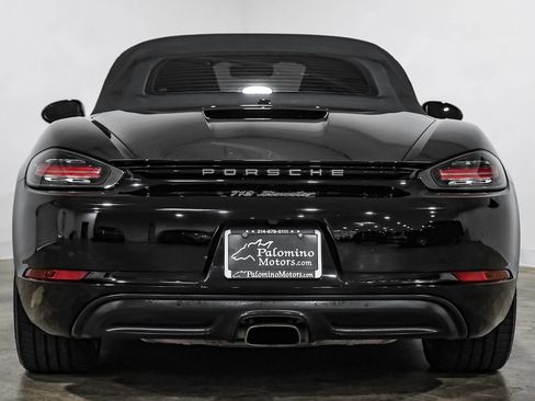 Used 2017 Porsche 718 Boxster RWD image 13