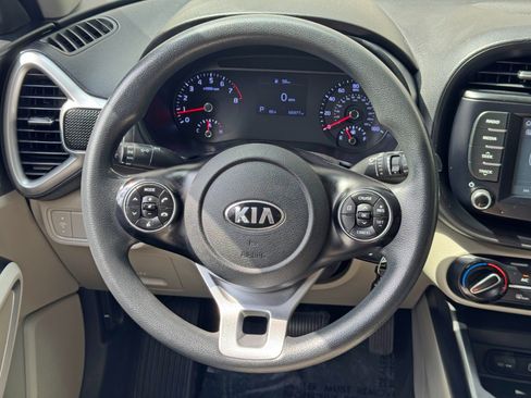 Used 2020 Kia Soul LX FWD image 18