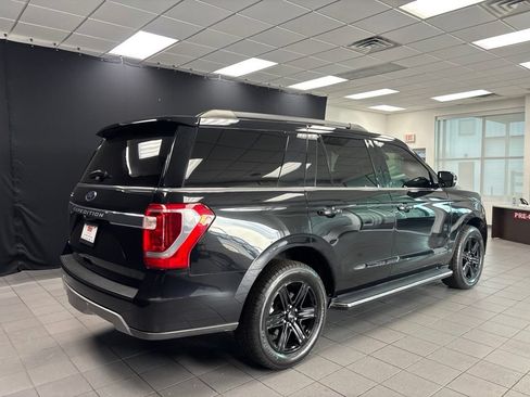 Used 2021 Ford Expedition XLT RWD image 3