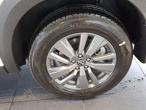 New 2025 Nissan Pathfinder SV image 5