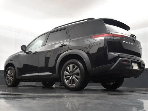 Used 2024 Nissan Pathfinder SV FWD image 12