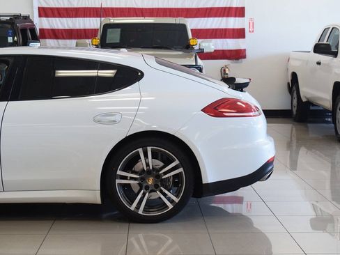 Used 2016 Porsche Panamera AWD/4WD image 18