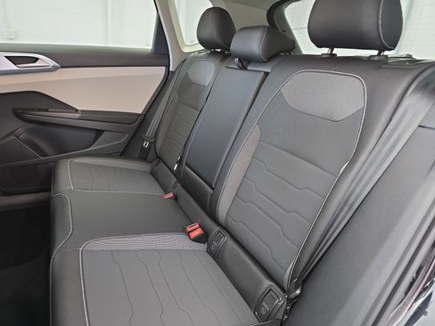 New 2026 Volkswagen Taos SE FWD image 13