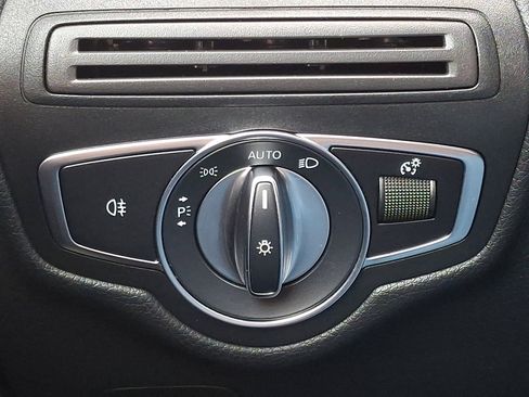 Used 2021 Mercedes-Benz GLC 300 4MATIC SUV image 25