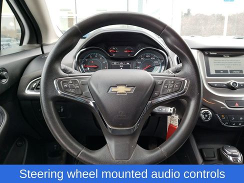 Used 2017 Chevrolet Cruze LT image 12