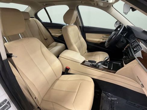 Used 2017 BMW 320i Sedan image 9