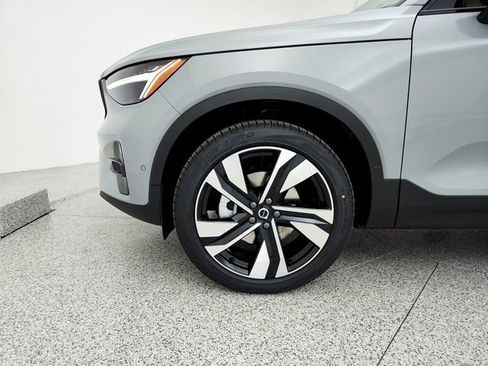 New 2026 Volvo XC40 B4 Plus w/ Climate Package image 25