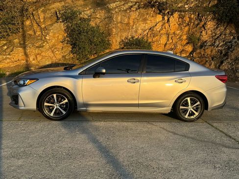 Used 2019 Subaru Impreza 2.0i Premium image 2
