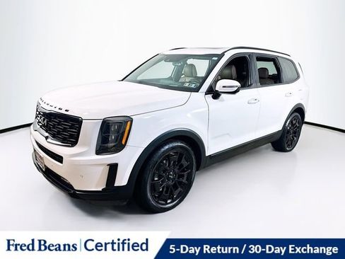Used 2022 Kia Telluride SX w/ SX Prestige Package image 3