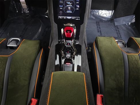 Used 2024 Lamborghini Huracan Sterrato image 20