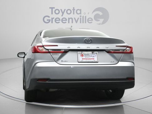 Used 2025 Toyota Camry LE FWD image 10