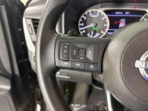 Used 2024 Nissan Rogue SV FWD image 20