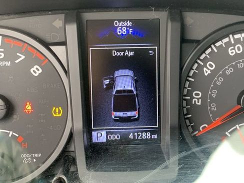 Certified 2023 Toyota Tacoma SR AWD/4WD image 20
