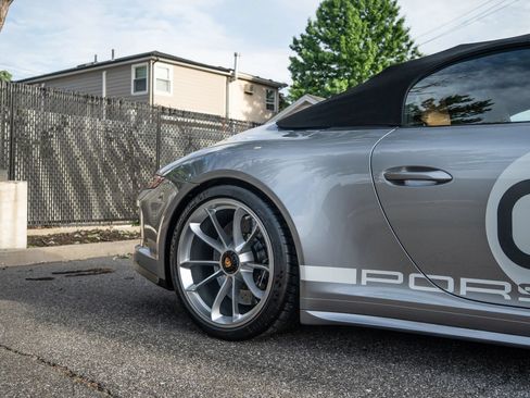 Used 2019 Porsche 911 Speedster RWD image 37
