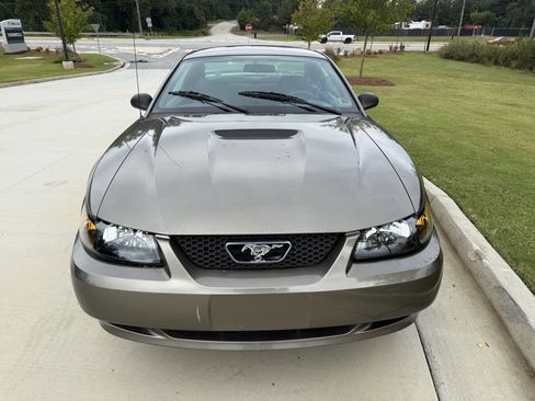Used 2002 Ford Mustang Coupe image 2