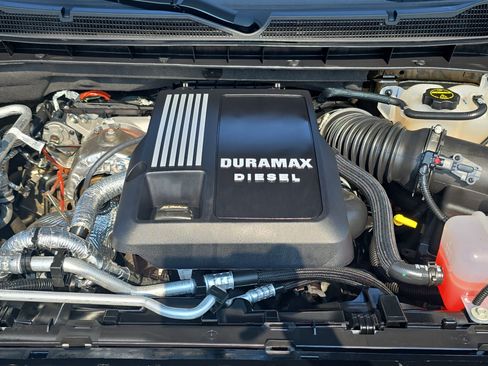 Used 2025 Chevrolet Silverado 1500 ZR2 w/ Technology Package AWD/4WD image 31