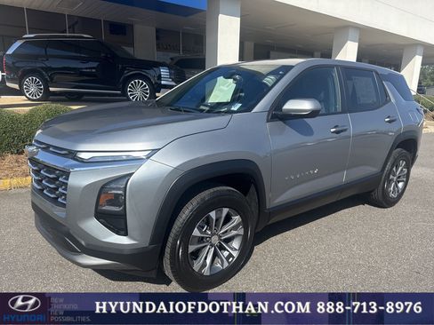 Used 2026 Chevrolet Equinox LT FWD image 1