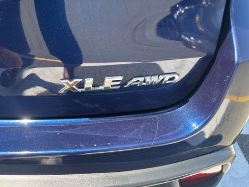Used 2016 Toyota Highlander XLE AWD/4WD image 43