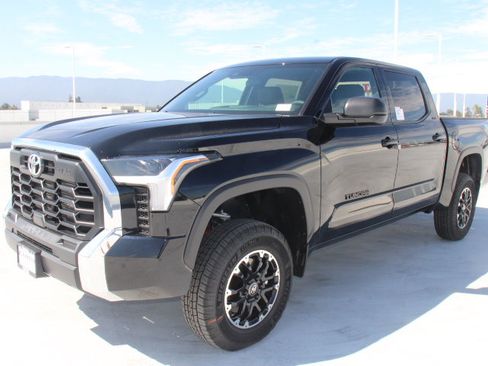 New 2026 Toyota Tundra SR5 w/ TRD Off-Road Package AWD/4WD image 6