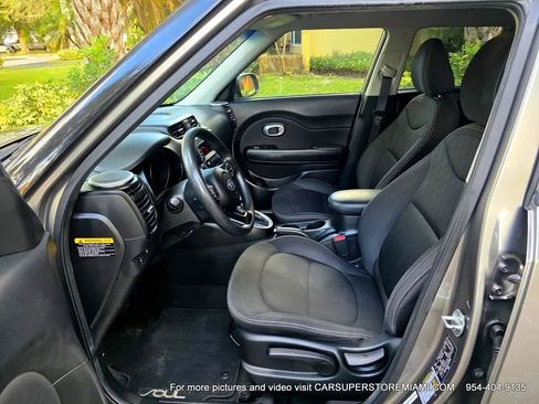 Used 2015 Kia Soul EV image 17