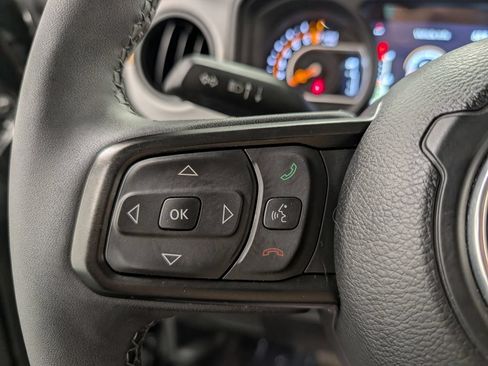 Used 2025 Jeep Gladiator Sport AWD/4WD image 20