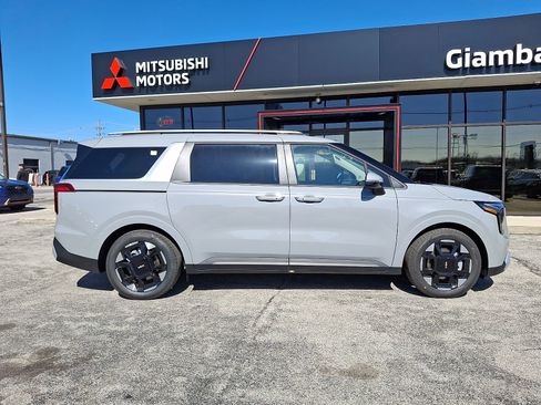 New 2026 Kia Carnival EX FWD image 9